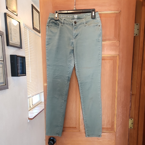 Pants - Signature Fit Stretchy Green Skinny Jeans